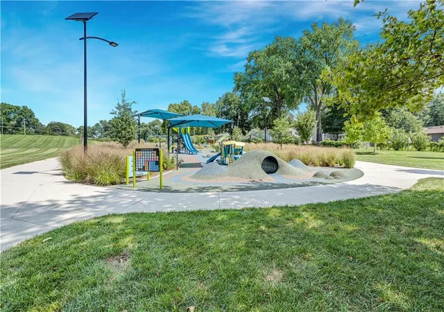33rd image of 5319 Woodson St, Mission, KS 66202 | MLS# 2638728