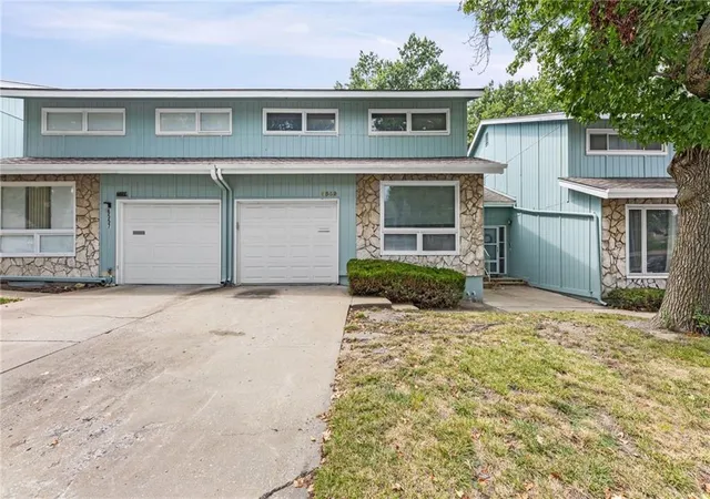 1st image of 6559 W 49th St, Mission, KS 66202 | MLS# 2638731
