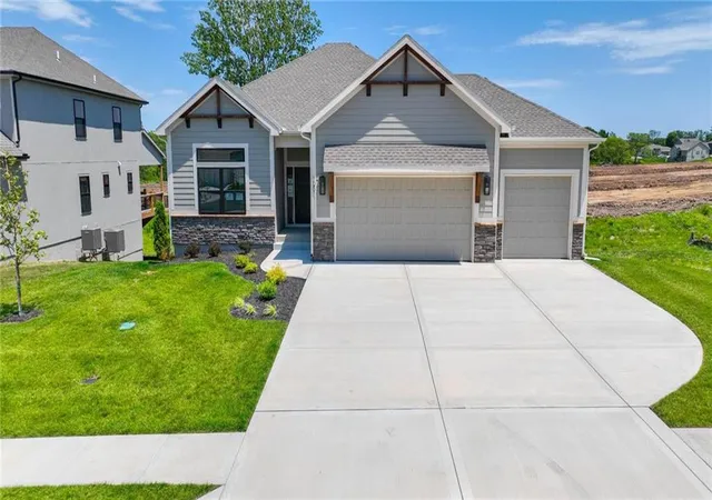 Photo 1 of Single family home for sale at 10511 N Liberty St, Kansas City, MO 64155 | MLS# 2638734 | Listing updated on 2026-09-05