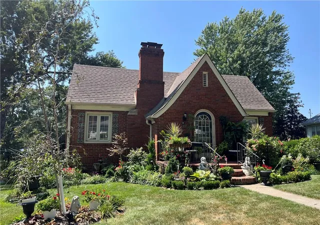 2nd image of 904 Ashland Ct, St Joseph, MO 64506 | MLS# 2638739