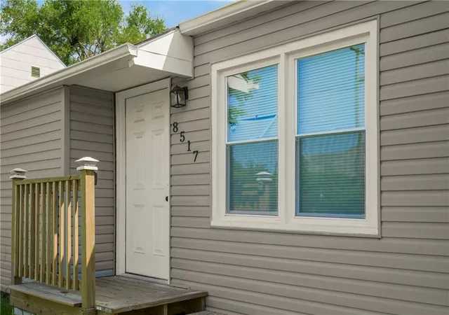 2nd image of 8517 Flora Ave, Kansas City, MO 64131 | MLS# 2638741