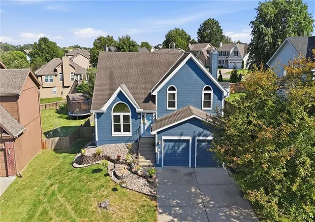 Photo 3 of Single family home for sale at 11307 N Jefferson St, Kansas City, MO 64155 | MLS# 2638755 | Listing updated on 2026-09-17