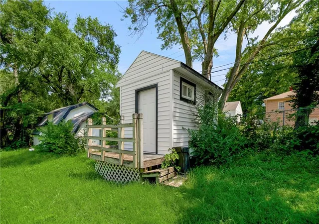 19th image of 8605 Wayne Ave, Kansas City, MO 64131 | MLS# 2638760