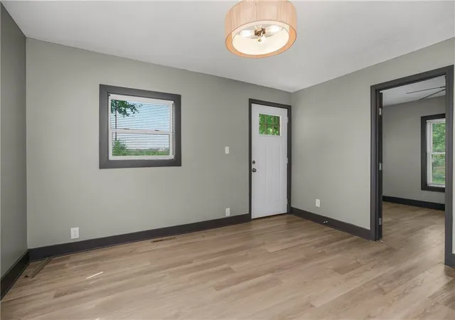 3rd image of 8605 Wayne Ave, Kansas City, MO 64131 | MLS# 2638760