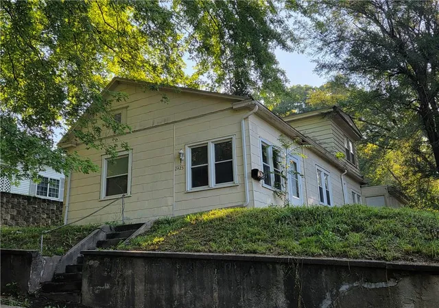 Photo 12 of Single family home for sale at 2425 S 15th St, St Joseph, MO 64503 | MLS# 2638762 | Listing updated on 2026-08-28