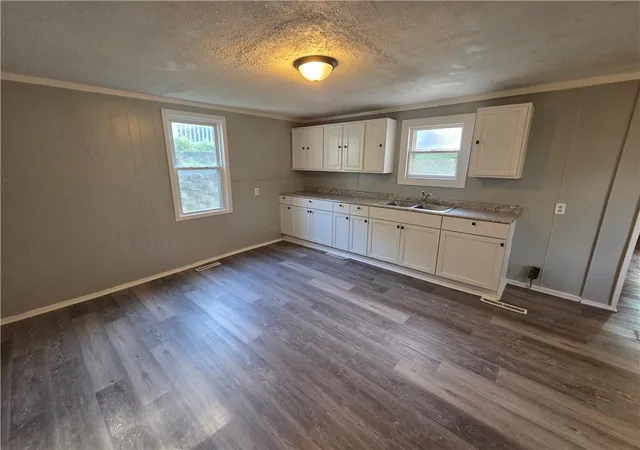 Photo 4 of Single family home for sale at 2425 S 15Th St, St Joseph, MO 64503 | MLS# 2638762 | Listing updated on 2026-08-28