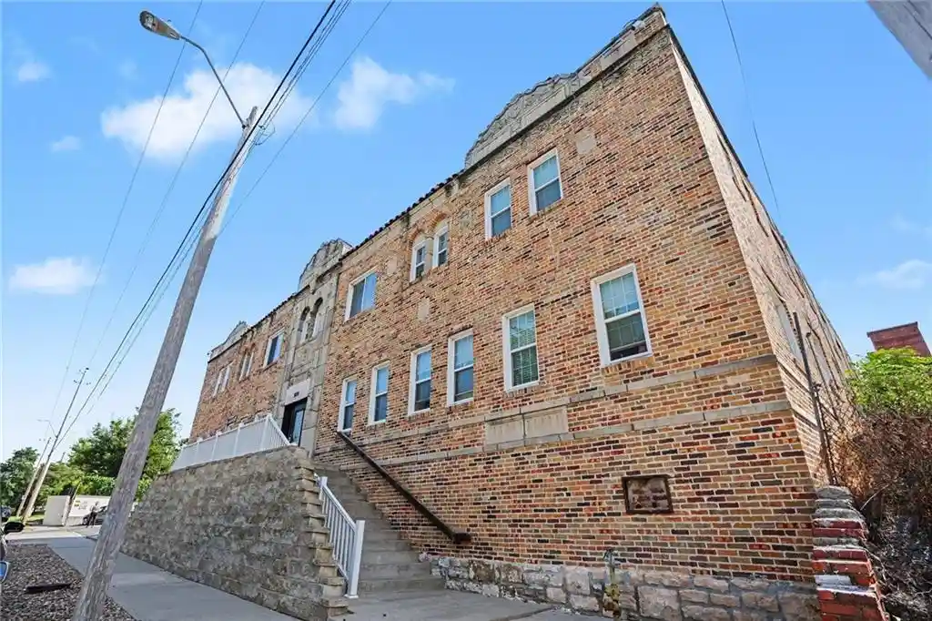 Listing Photo 1 - Condo for sale in 3035 Harrison St located at 3035 Harrison St, Kansas City, MO 64109 - Unit 3035 Harrison St