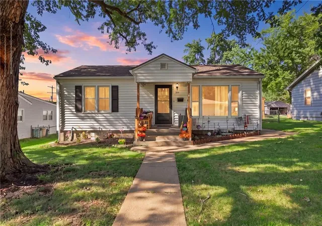 Photo 1 of Sale Pending at 530 Pennsylvania Ave, Leavenworth, KS 66048 | MLS# 2638774 | Listing updated on 2026-08-29