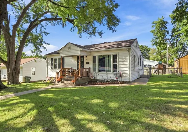 Photo 3 of Sale Pending at 530 Pennsylvania Ave, Leavenworth, KS 66048 | MLS# 2638774 | Listing updated on 2026-08-29