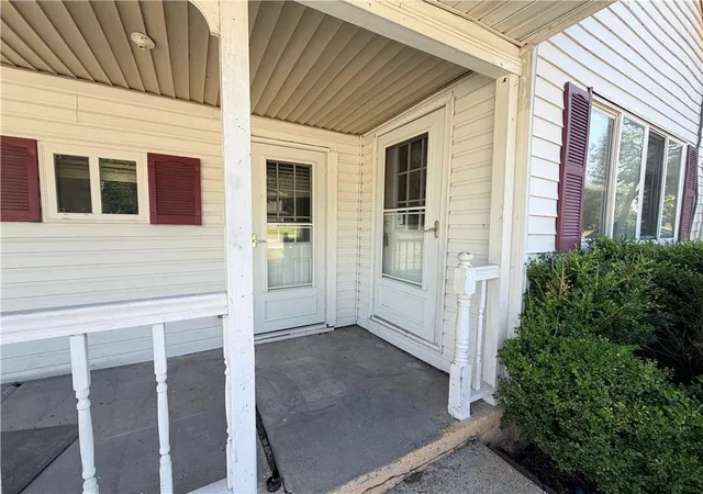 Photo 4 of Sale Pending at 923 E Walnut St, Rich Hill, MO 64779 | MLS# 2638781 | Listing updated on 2026-10-17