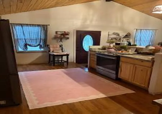 4th image of 708 Wood Ave, Salina, KS 67401 | MLS# 2638786
