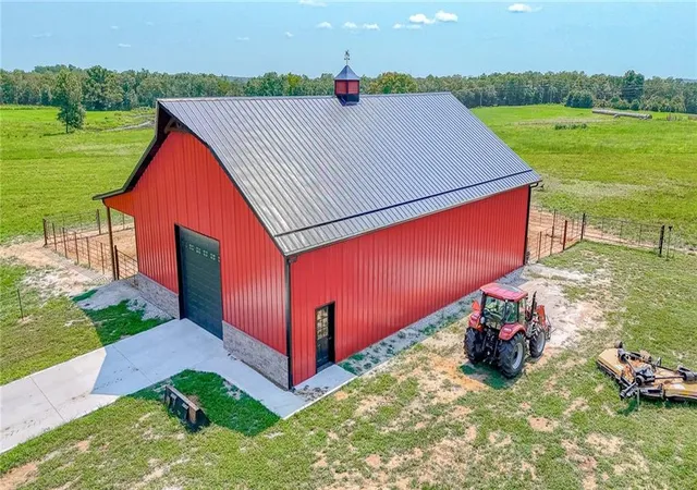 Photo 3 of Single family home for sale at 4674 Nw B Hwy, Appleton City, MO 64724 | MLS# 2638794 | Listing updated on 2026-09-04
