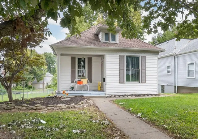 1st image of 2711 Mitchell Ave, St Joseph, MO 64507 | MLS# 2638795