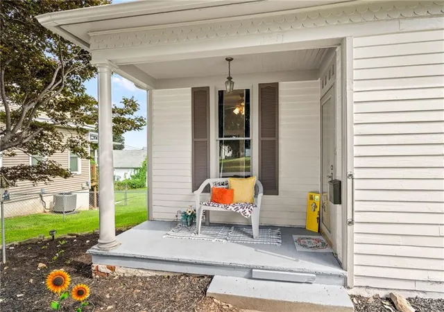 3rd image of 2711 Mitchell Ave, St Joseph, MO 64507 | MLS# 2638795