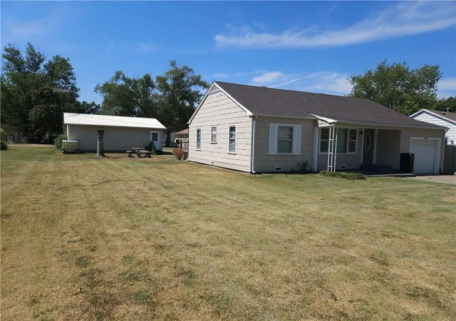 Photo 2 of Single family home for sale at 309 S Rutter Ave, Chanute, KS 66720 | MLS# 2638803 | Listing updated on 2026-09-02