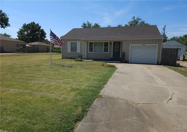 Photo 3 of Single family home for sale at 309 S Rutter Ave, Chanute, KS 66720 | MLS# 2638803 | Listing updated on 2026-09-02
