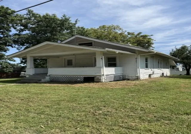 2nd image of 414 N West St, Cameron, MO 64429 | MLS# 2638806