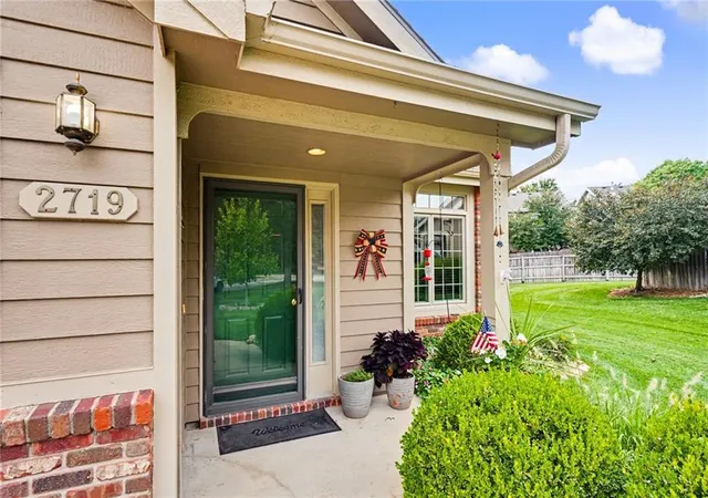 2nd image of 2719 Larkspur Ct, Lawrence, KS 66047 | MLS# 2638807