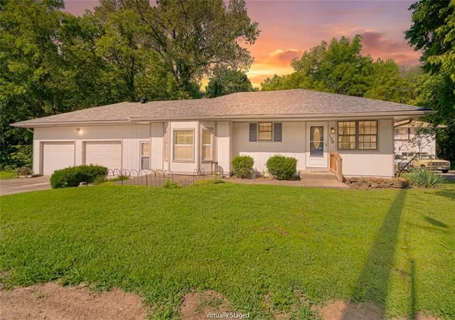 Photo 1 of Sale Pending at 120 Johnson Rd, Liberty, MO 64068 | MLS# 2638811 | Listing updated on 2026-09-17
