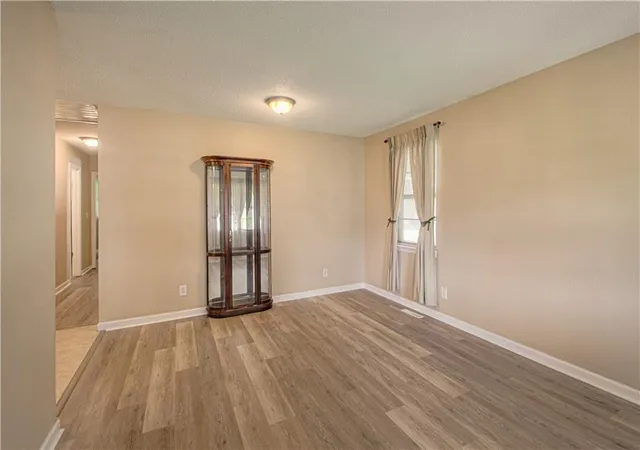 Photo 3 of Sale Pending at 120 Johnson Rd, Liberty, MO 64068 | MLS# 2638811 | Listing updated on 2026-09-17