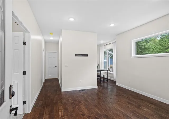 Photo 3 of Single family home for sale at 3207 Scott St, Saint Joseph, MO 64507 | MLS# 2638814 | Listing updated on 2026-10-04