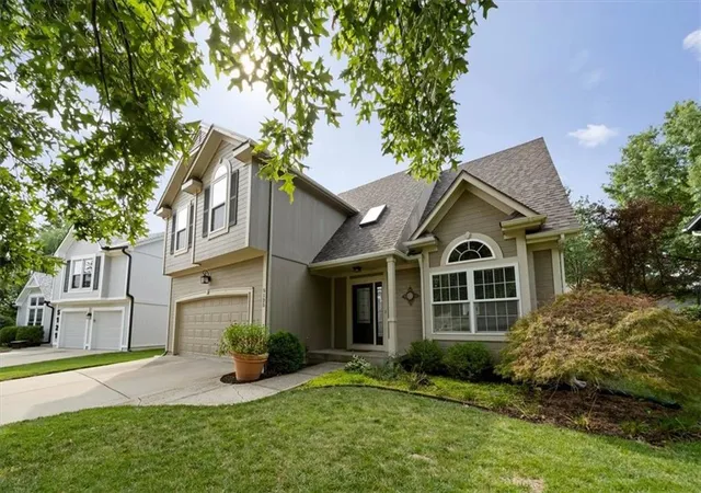 1st image of 5125 Roundtree St, Shawnee, KS 66226 | MLS# 2638815
