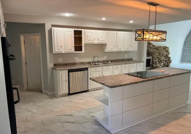 Photo 4 of Sale Pending at 2910 Karnes Rd, St Joseph, MO 64506 | MLS# 2638819 | Listing updated on 2026-09-24
