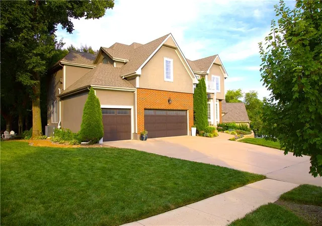 Photo 3 of Sale Pending at 21310 W 81st Place, Lenexa, KS 66220 | MLS# 2638824 | Listing updated on 2026-09-04