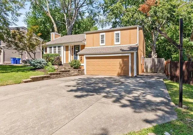 3rd image of 14810 W 91St Ter, Lenexa, KS 66215 | MLS# 2638827