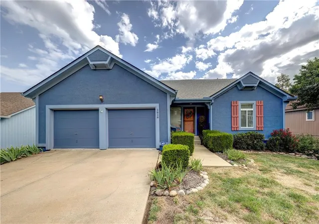 Photo 1 of Single family home for sale at 1616 N Hunter Dr, Olathe, KS 66051 | MLS# 2638831 | Listing updated on 2026-09-21