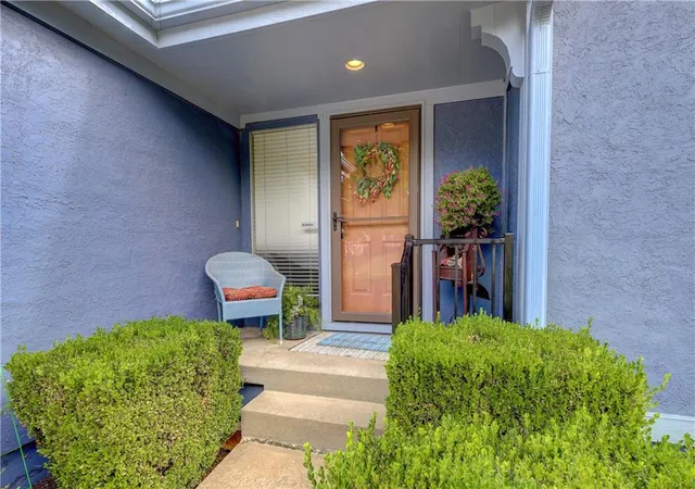 Photo 3 of Single family home for sale at 1616 N Hunter Dr, Olathe, KS 66051 | MLS# 2638831 | Listing updated on 2026-09-21