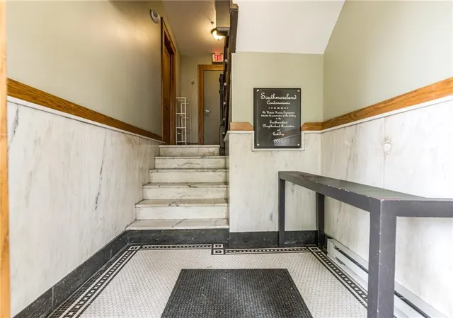 Listing Photo 4 - Condo for sale in building located at 4328 Walnut St, Kansas, MO 64111 - Unit #2A