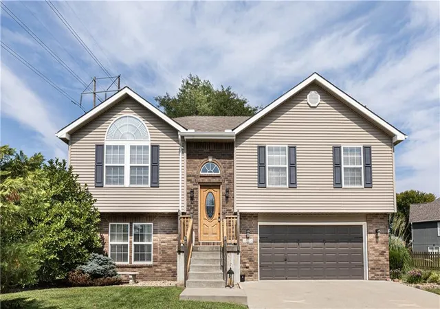 Photo 1 of Sale Pending at 1508 Nw Pond Ave, Grain Valley, MO 64029 | MLS# 2638838 | Listing updated on 2026-09-01
