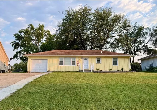 Photo 1 of Single family home for sale at 511 W 19th St, Higginsville, MO 64037 | MLS# 2638863 | Listing updated on 2026-09-05
