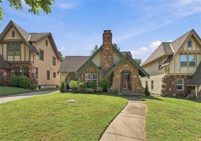 Photo 1 of Sale Pending at 405 E Gregory Blvd, Kansas City, MO 64131 | MLS# 2638867 | Listing updated on 2026-09-22