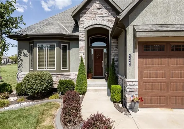 5th image of 4421 142Nd St, Basehor, KS 66007 | MLS# 2638876