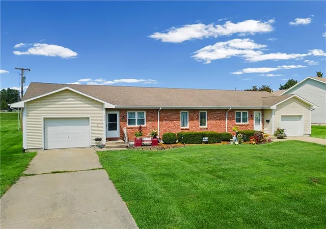 2nd image of 1110 1122 W Prospect St, Cameron, MO 64429 | MLS# 2638878