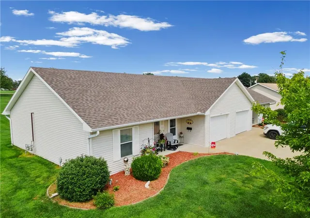 4th image of 1110-1122 W Prospect St, Cameron, MO 64429 | MLS# 2638878