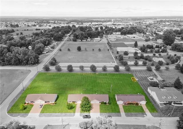 42nd image of 1110 1122 W Prospect St, Cameron, MO 64429 | MLS# 2638878