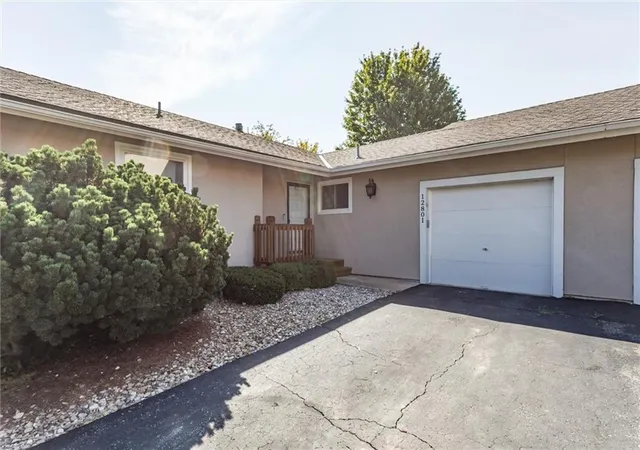 Photo 2 of Sale Pending at 12801 W 109th St, Overland Park, KS 66210 | MLS# 2638881 | Listing updated on 2026-08-31