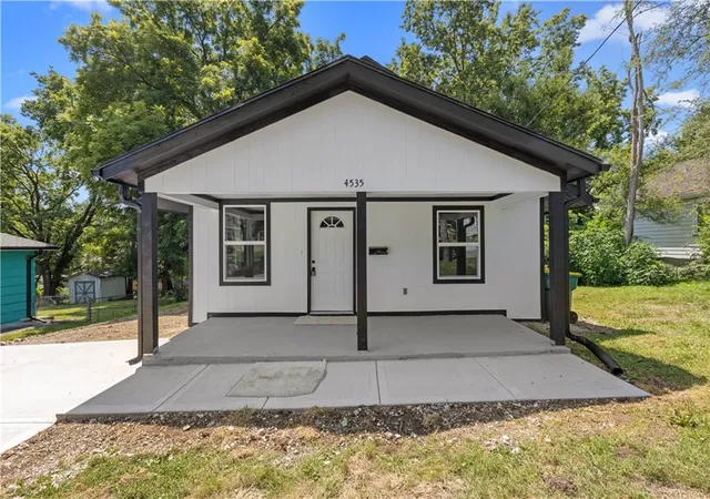1st image of 4535 Waverly Ave, Kansas City, KS 66104 | MLS# 2638883