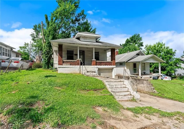 Photo 2 of Single family home for sale at 532 Blue Ridge Blvd, Kansas City, MO 64125 | MLS# 2638897 | Listing updated on 2026-09-03