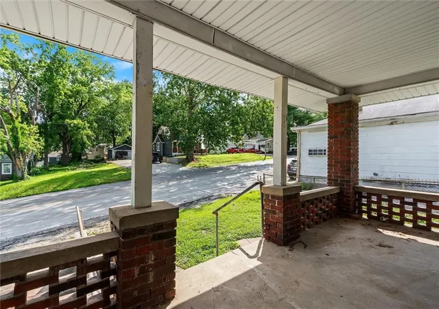 Photo 3 of Single family home for sale at 532 Blue Ridge Blvd, Kansas City, MO 64125 | MLS# 2638897 | Listing updated on 2026-09-03