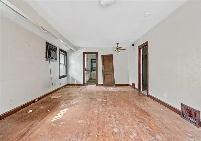 Photo 5 of Single family home for sale at 532 Blue Ridge Blvd, Kansas City, MO 64125 | MLS# 2638897 | Listing updated on 2026-09-03