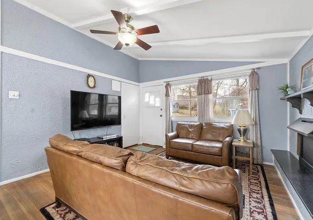 Photo 4 of Single family home for sale at 5613 N Euclid Ave, Gladstone, MO 64118 | MLS# 2638899 | Listing updated on 2026-09-22