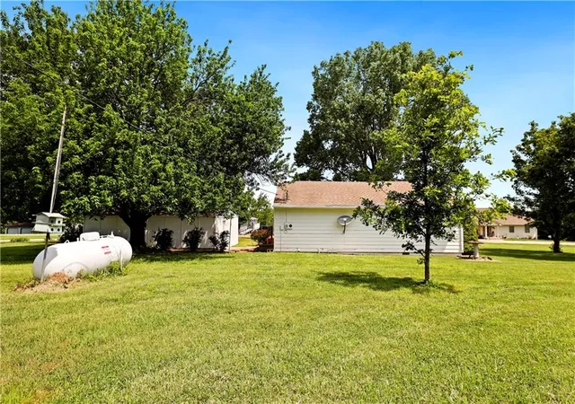 32nd image of 2629 South Shore Dr, Vassar, KS 66543 | MLS# 2638909