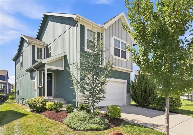 Photo 3 of Sale Pending at 8811 Sw 9th St, Blue Springs, MO 64064 | MLS# 2638912 | Listing updated on 2026-09-05