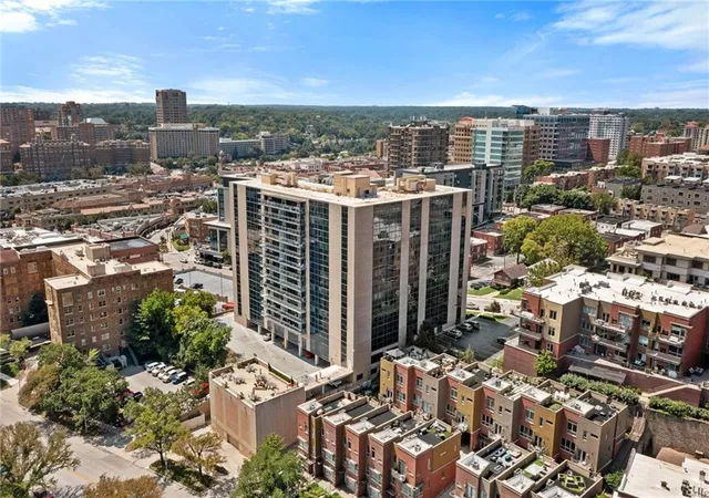 Photo 3 of Condo for sale at 4545 Wornall Rd #206, Kansas City, MO 64111 | MLS# 2638917 | Listing updated on 2026-09-03