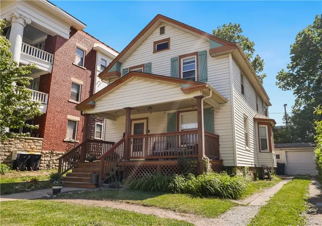 Photo 1 of Single family home for sale at 3911 Central St, Kansas City, MO 64111 | MLS# 2638918 | Listing updated on 2026-09-22