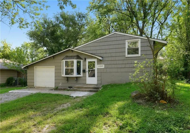 Photo 1 of Single family home for sale at 11209 Marsh Ave, Kansas City, MO 64134 | MLS# 2638920 | Listing updated on 2026-10-09